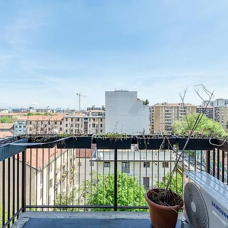Apartamento Large With Private Balcony And Workspace