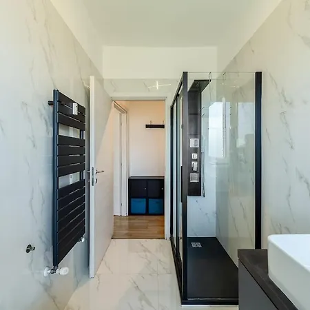 Large With Private Balcony And Workspace Apartamento *