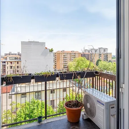 Large With Private Balcony And Workspace Apartamento *