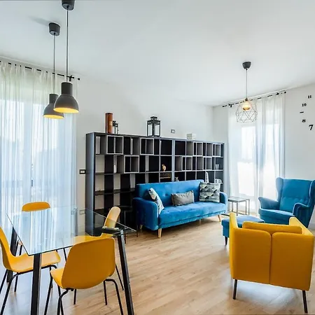 Apartamento Large With Private Balcony And Workspace