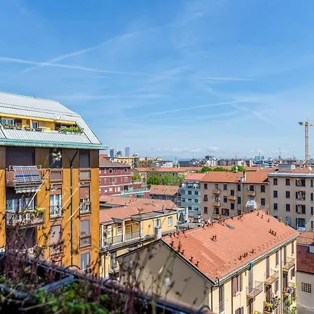 Large With Private Balcony And Workspace * Milan