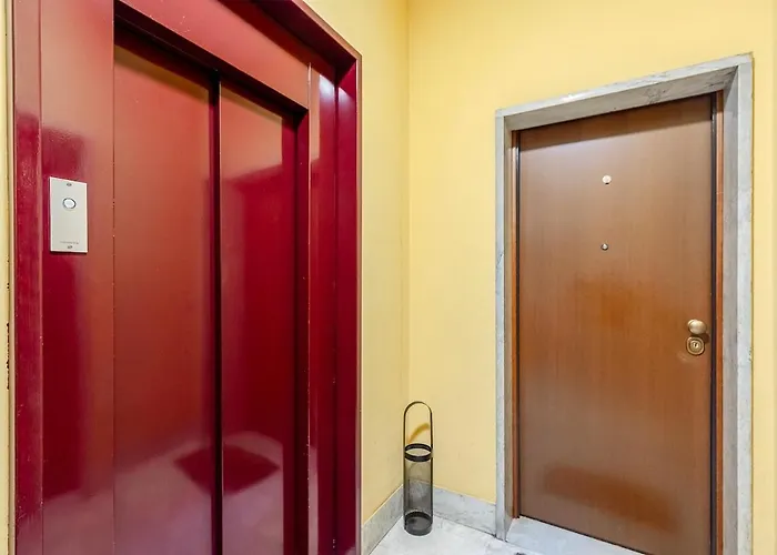 Apartment Large With Private Balcony And Workspace Milan