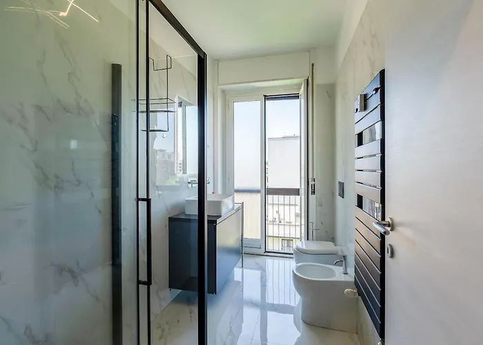 Apartment Large With Private Balcony And Workspace *