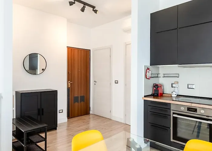 Large With Private Balcony And Workspace Milan