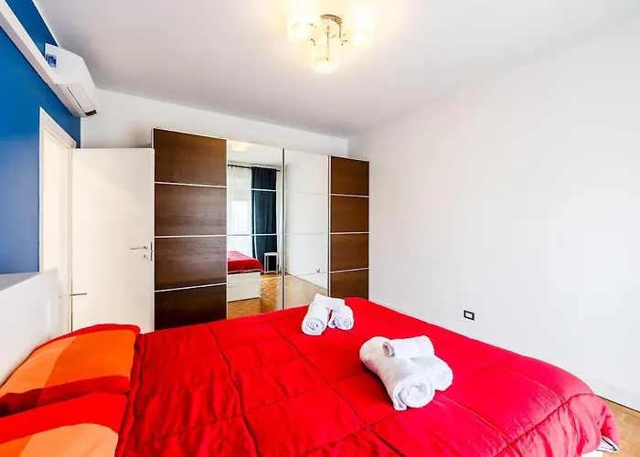 Apartment Large With Private Balcony And Workspace Milan