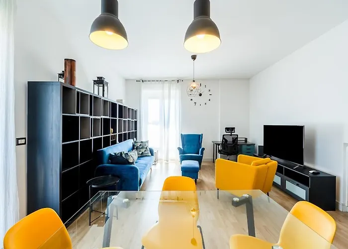 Apartment Large With Private Balcony And Workspace Milan